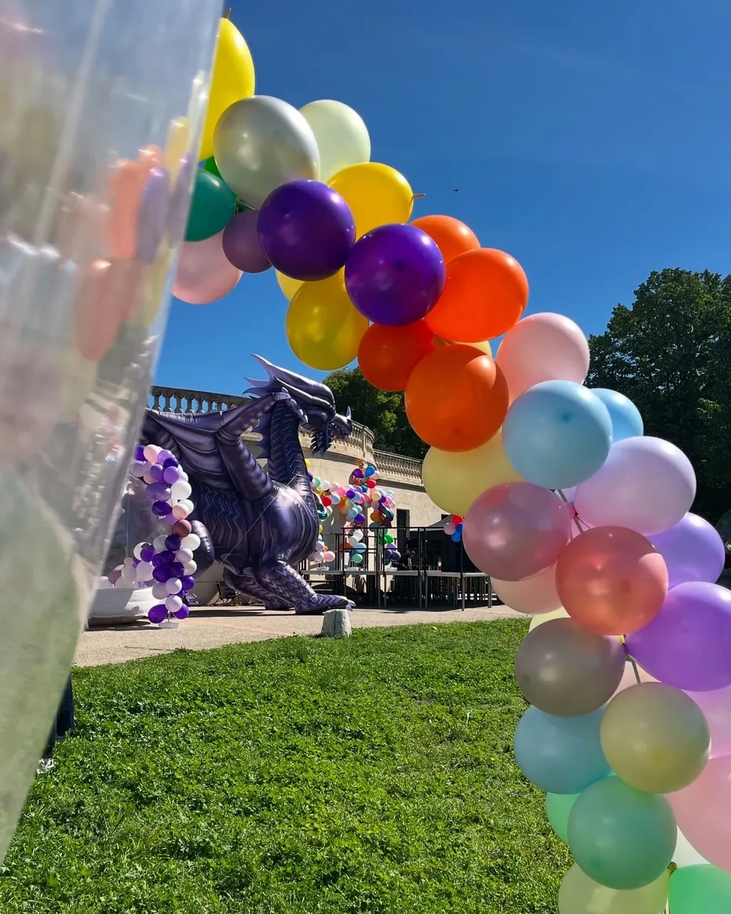 Ballons et décors gonflables — photo 3