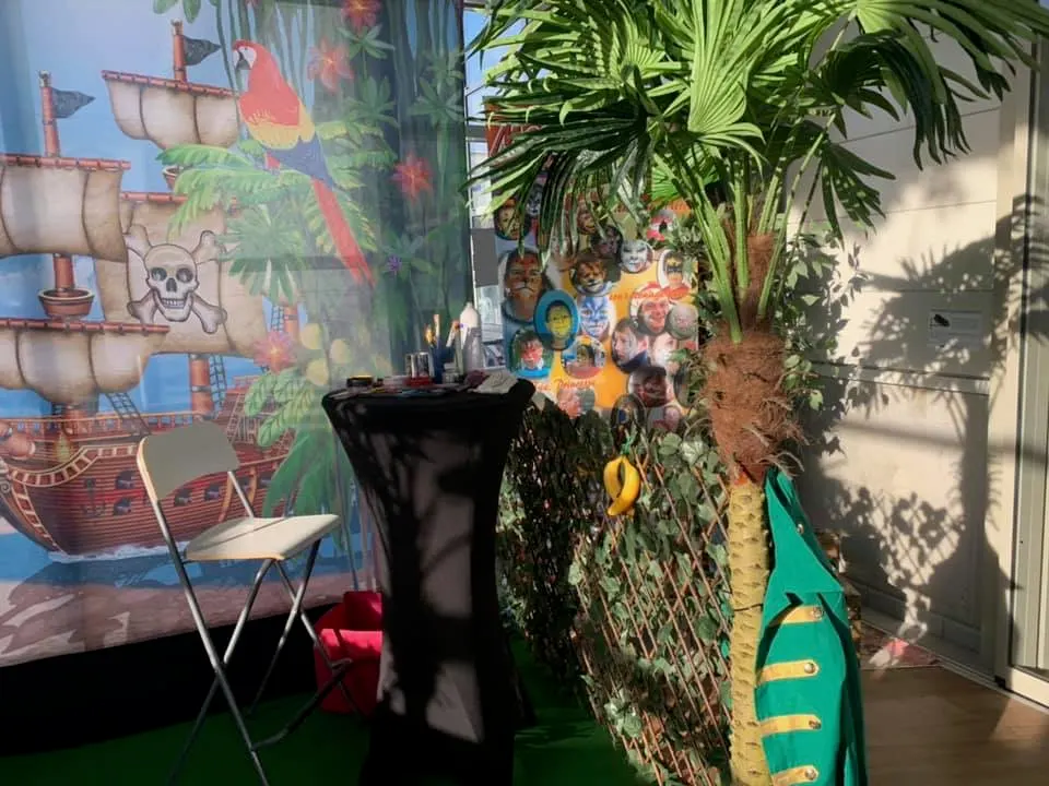 Stand et costume — photo 2